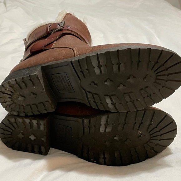 American Eagle Fur Lined Boots Size 9 - Picture 3 of 5